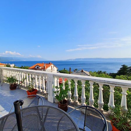Apartman Tea Novi Vinodolski Bagian luar foto