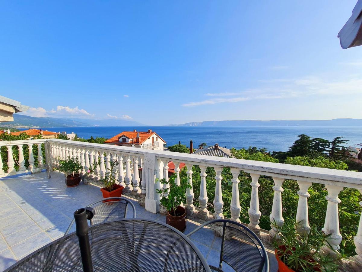 Apartman Tea Novi Vinodolski Bagian luar foto