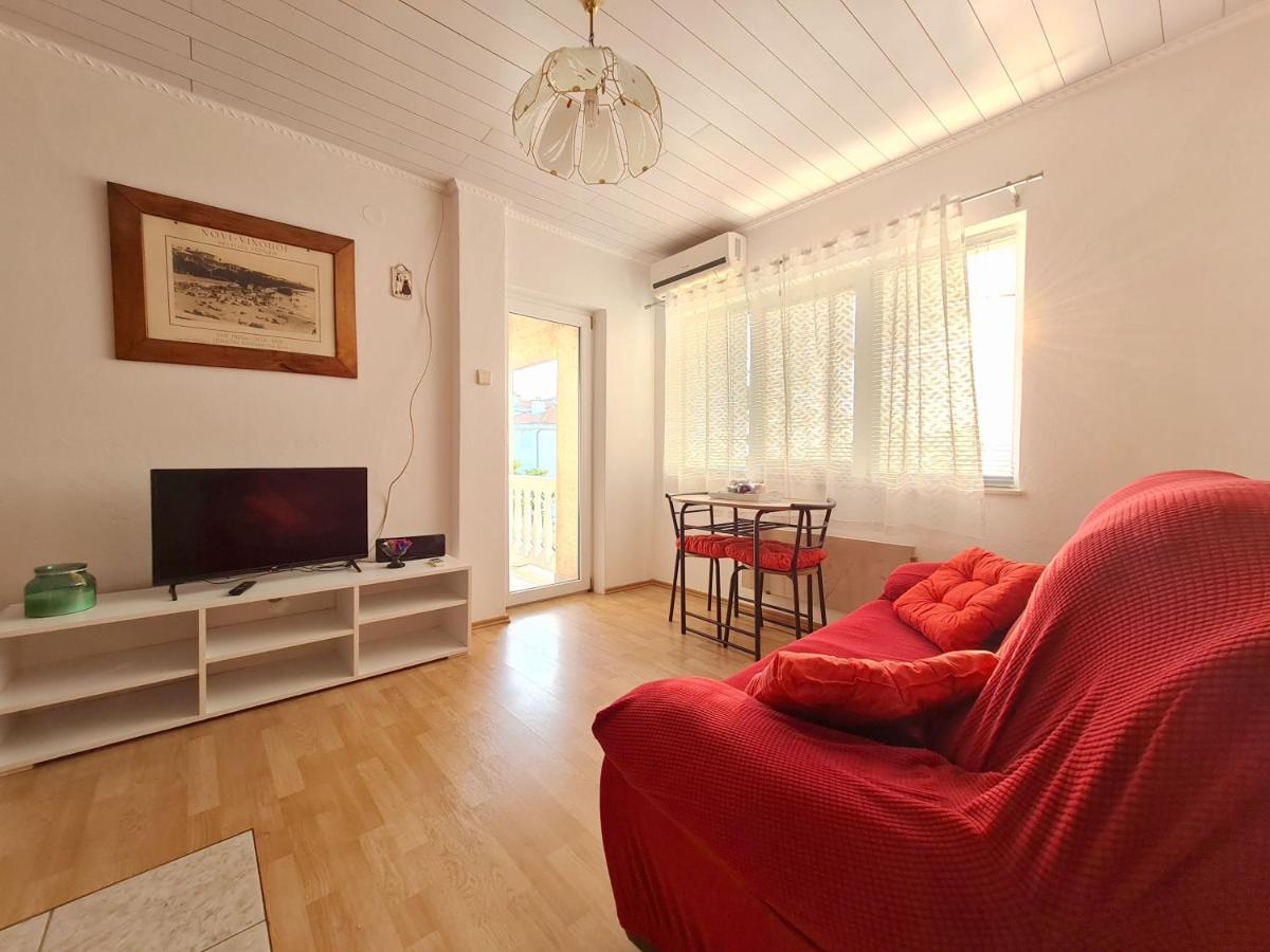 Apartman Tea Novi Vinodolski Bagian luar foto