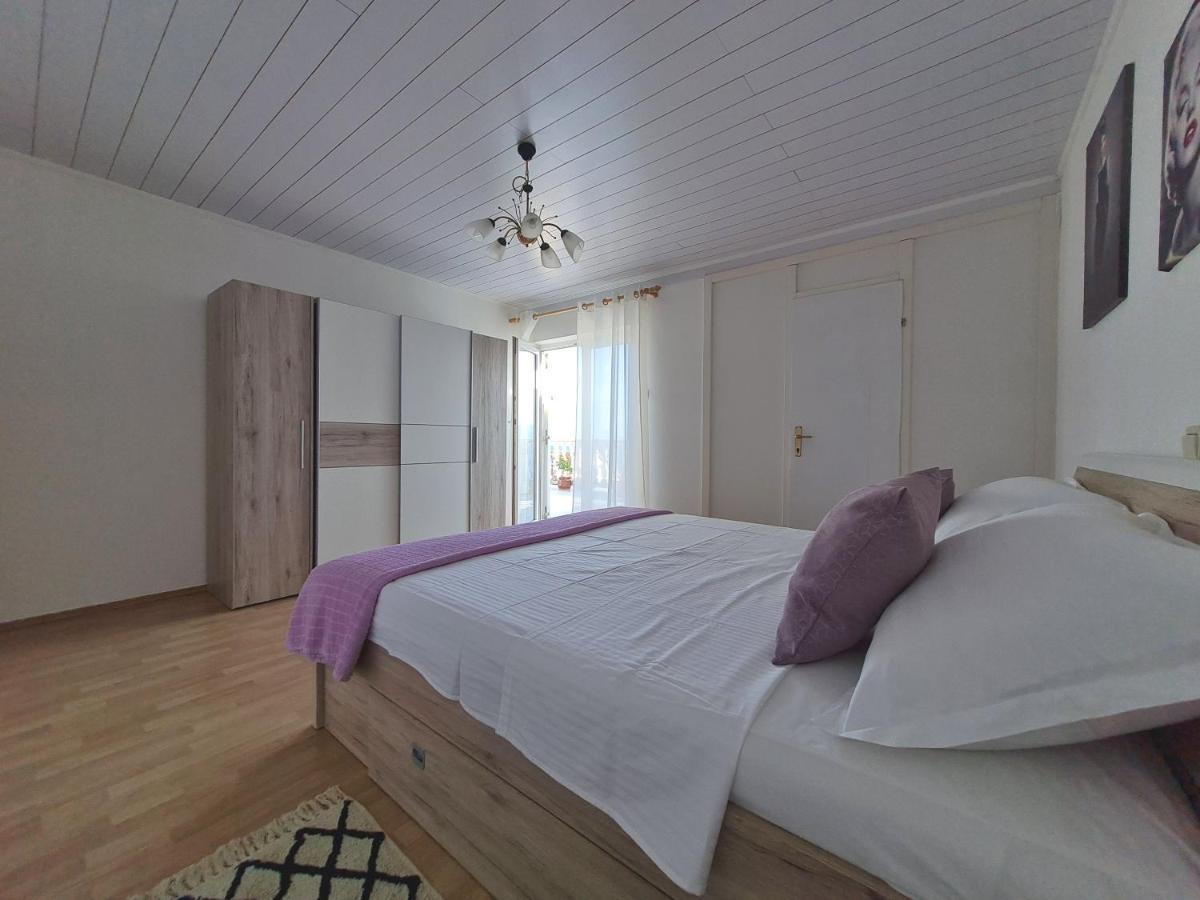 Apartman Tea Novi Vinodolski Bagian luar foto